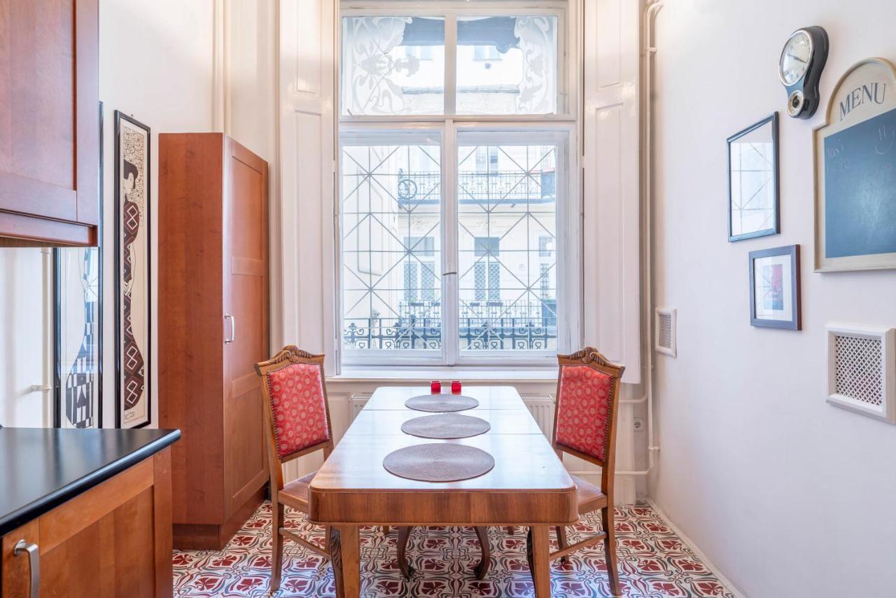 Appartement Stunning spacious art nouveau apart , grand piano à Budapest Extérieur photo